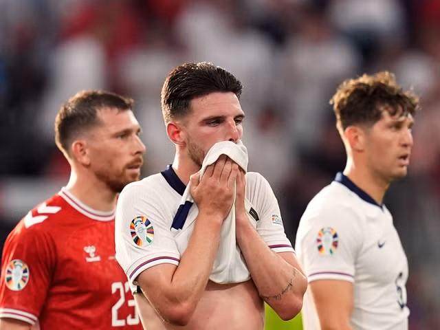 葡京娱乐场-三狮大将“一战成水货” 中场赖斯做错了什么？