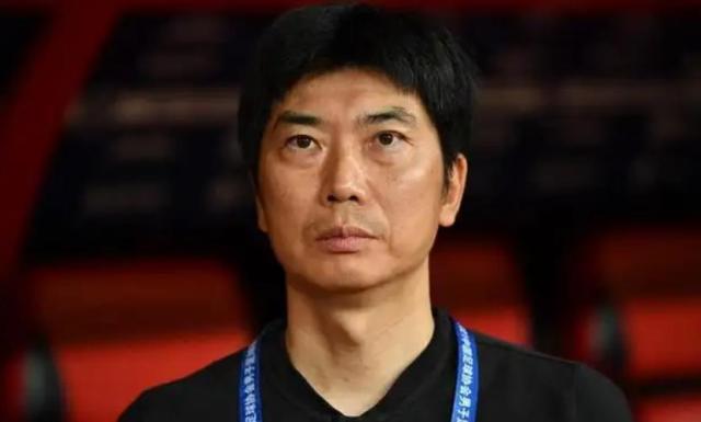 葡京娱乐场-拯救比赛只能靠定位球？陈洋随三后卫战术陷入困境