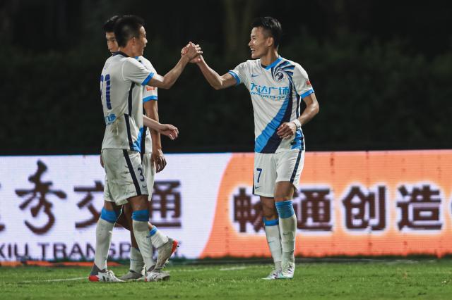 葡京娱乐场-【中超】林良铭传射阎相闯破门 广州城0比3大连人